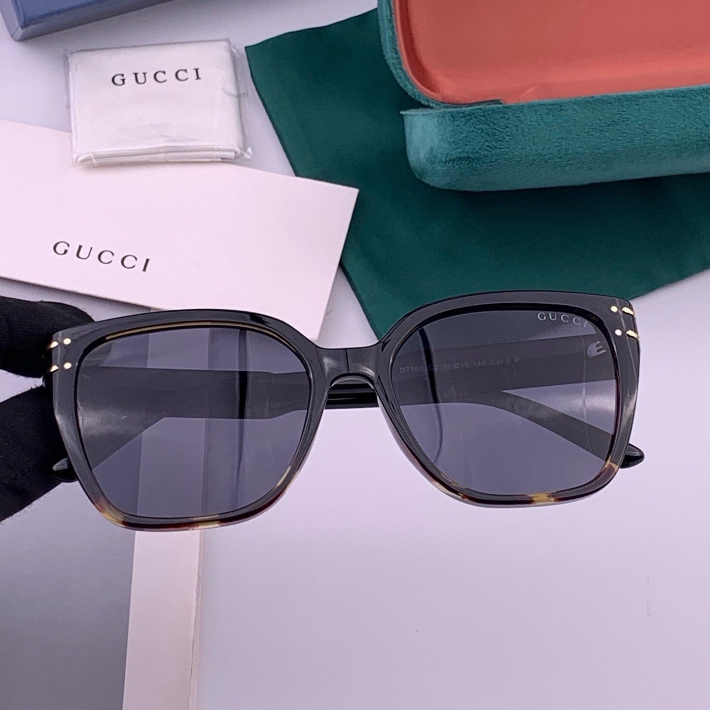 GUCCI 26S SQUARE FRAME IN ACETATE 426552