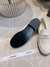 CHANEL 25S MOCCASINS IN WHITE CALFSKIN GOLD HARDWARE