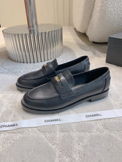 CHANEL 25S MOCCASINS IN BLACK CALFSKIN GOLD HARDWARE