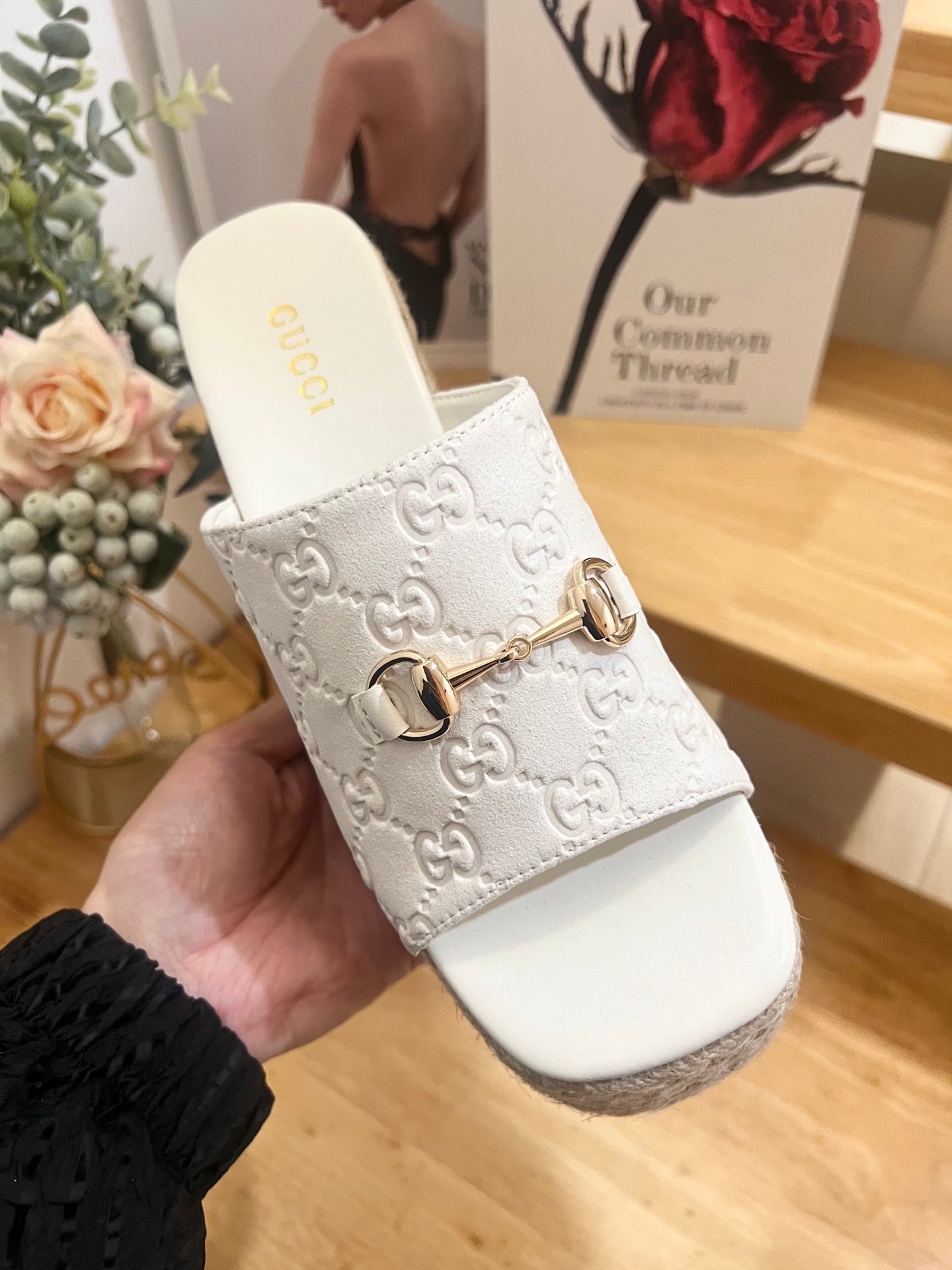 GUCCI 26S WEDGE SANDALS 100 MM IN WHITE SUEDE