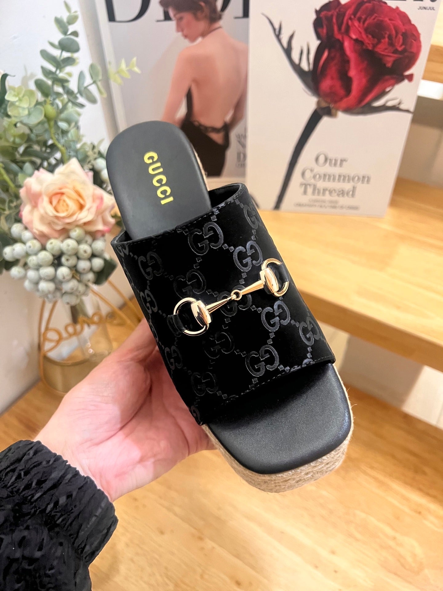 GUCCI 26S WEDGE SANDALS 100 MM IN BLACK VELVET