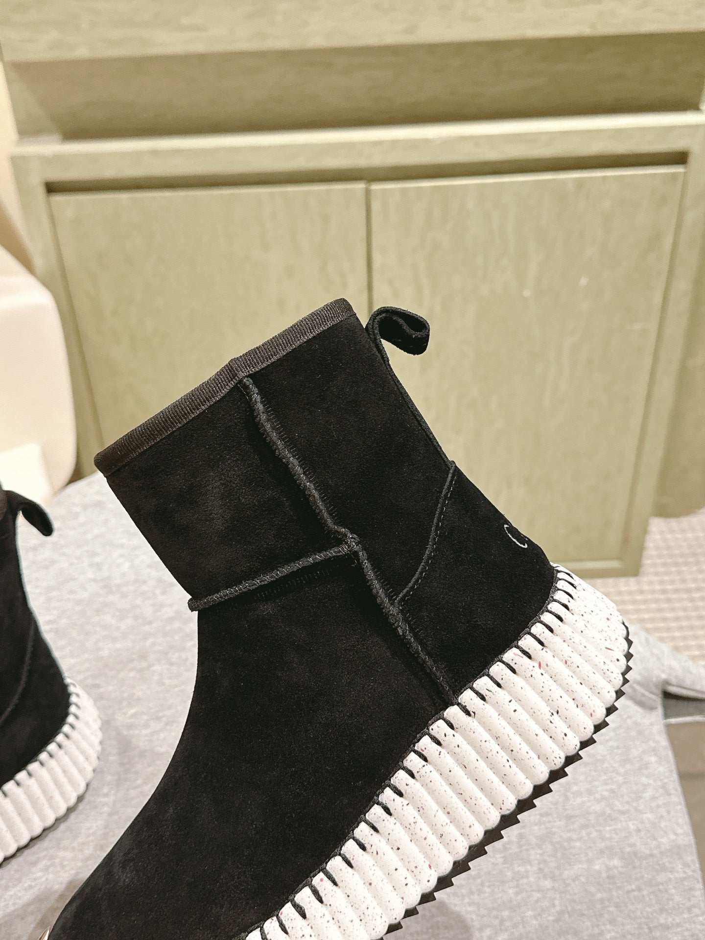 CHLOÉ 26S SHEARLING ANKLE BOOTS IN BLACK SUEDE