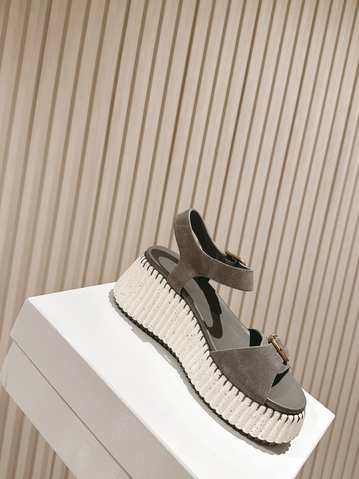 CHLOÉ 26S HIGH-HEELED SANDALS IN GREY LAMBSKIN AND SUEDE