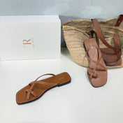 THE ROW 26S FLAT SANDALS IN CARAMEL BROWN CALFSKIN