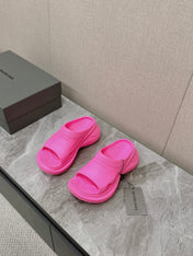 POOL CROCS SLIDE SANDAL IN BRIGHT PINK RUBBER