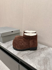 ALASKA BOOTIE IN CHOCOLATE SUEDE AND WOOL LINING