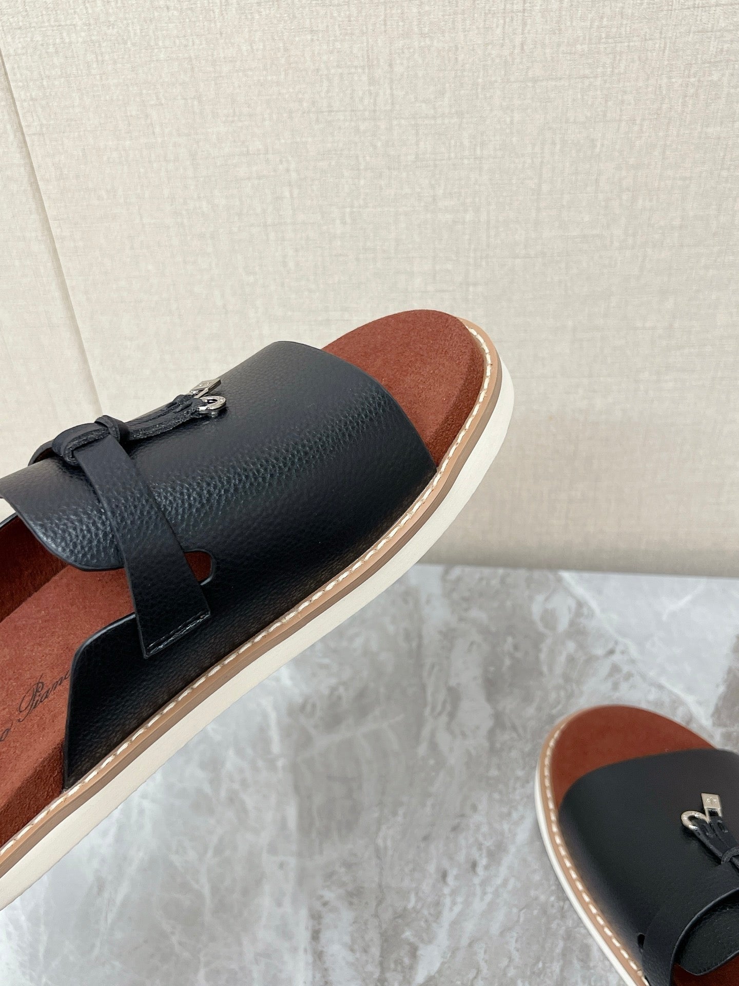 LP 26S LOCK MULE SLIDES IN BLACK GRAINED CALFSKIN SILVER HARDWARE