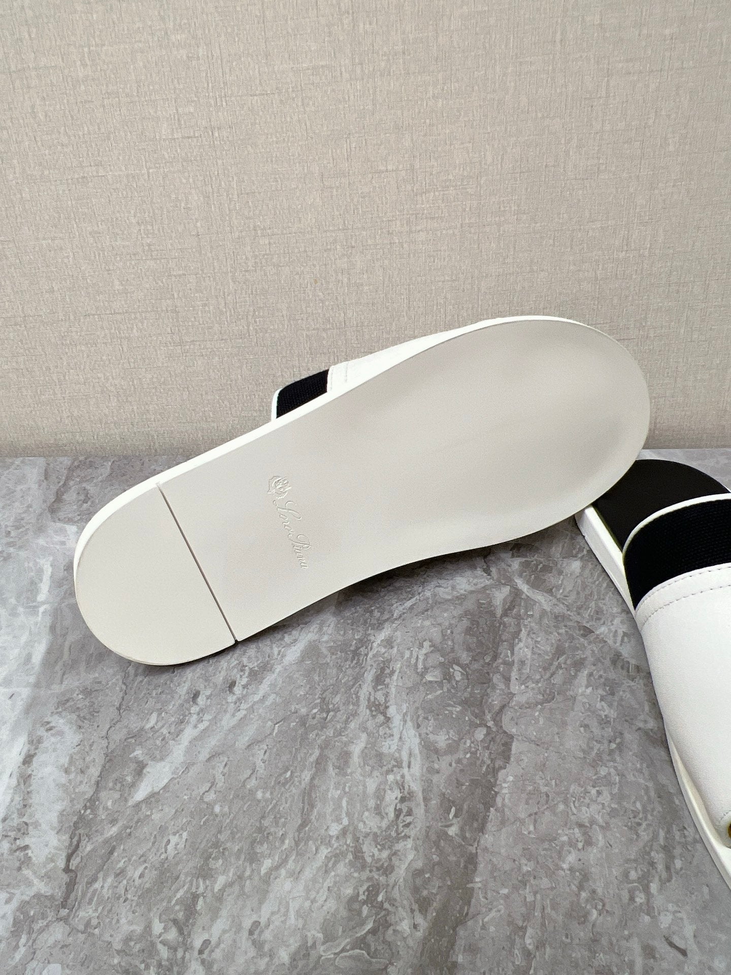 LP 26S SLIDES SANDAL IN WHITE CALFSKIN AND BLACK CANVAS