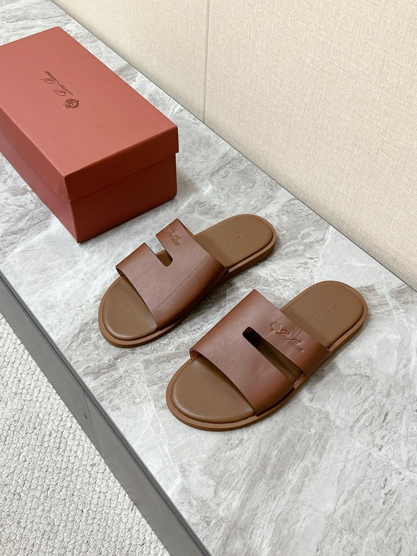 LP 26S CLASSIC H-CUT SLIDES IN BROWN CALFSKIN
