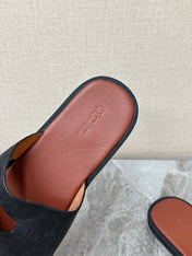 LP 26S CLASSIC H-CUT SLIDES IN BLACK GRAINED CALFSKIN