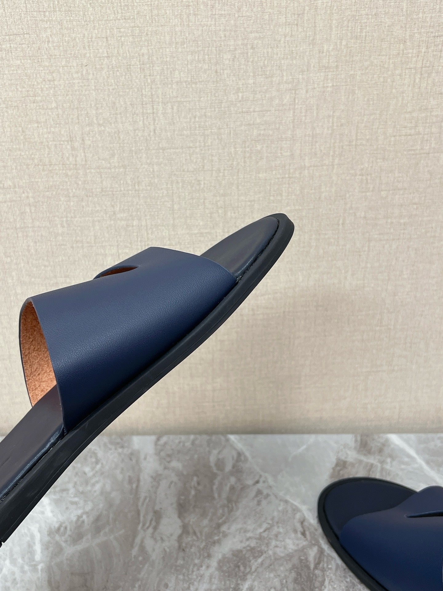 LP 26S CUTOUT SLIDES IN NAVY BLUE CALFSKIN