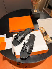 0RAN SANDAL Calfskin Black