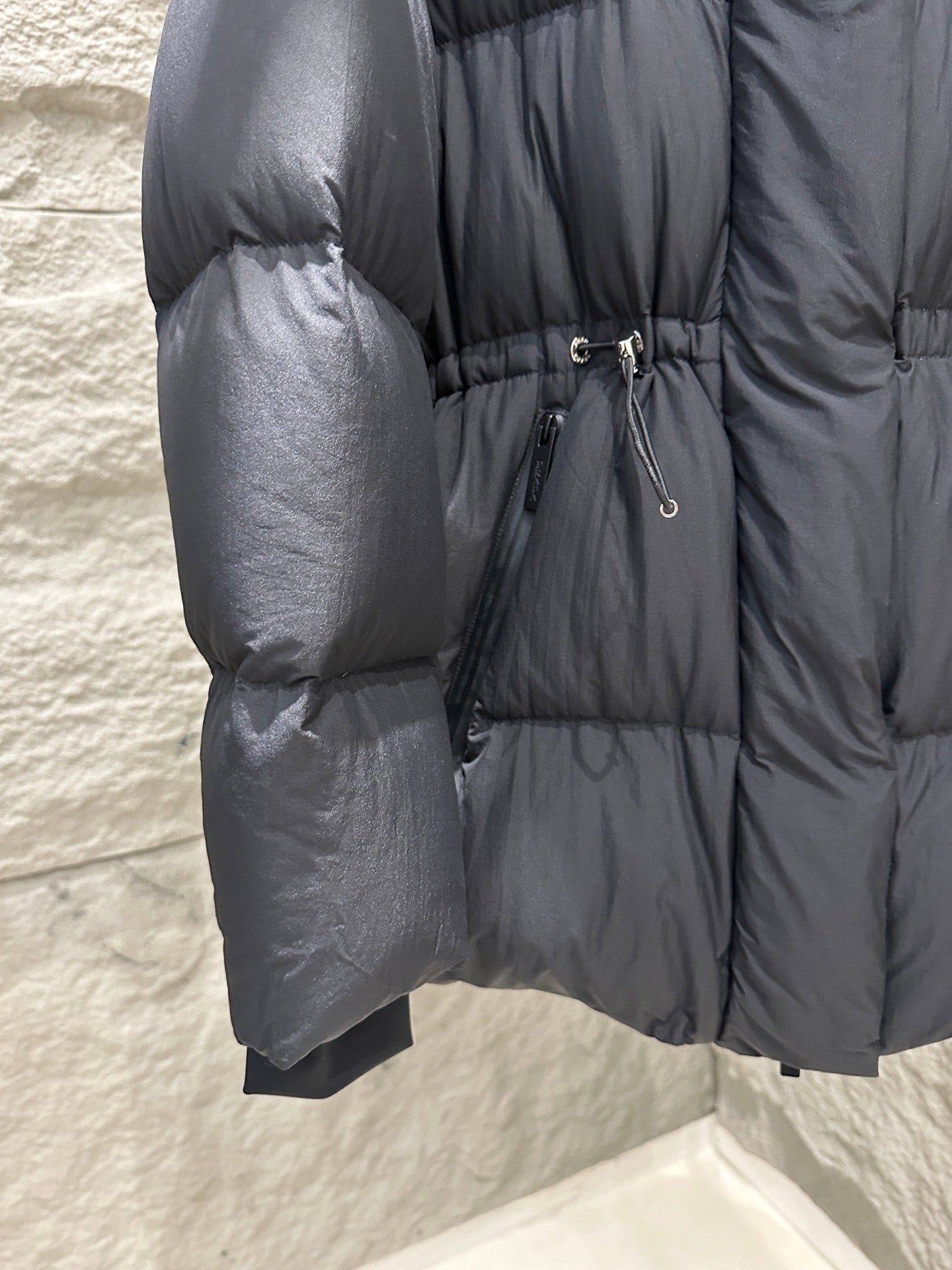 PRADA 25S MEDIUM-LENGTH GOOSE DOWN COAT 227