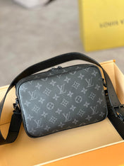 STEAMER 24 IN BLACK MONOGRAM ECLIPSE CANVAS