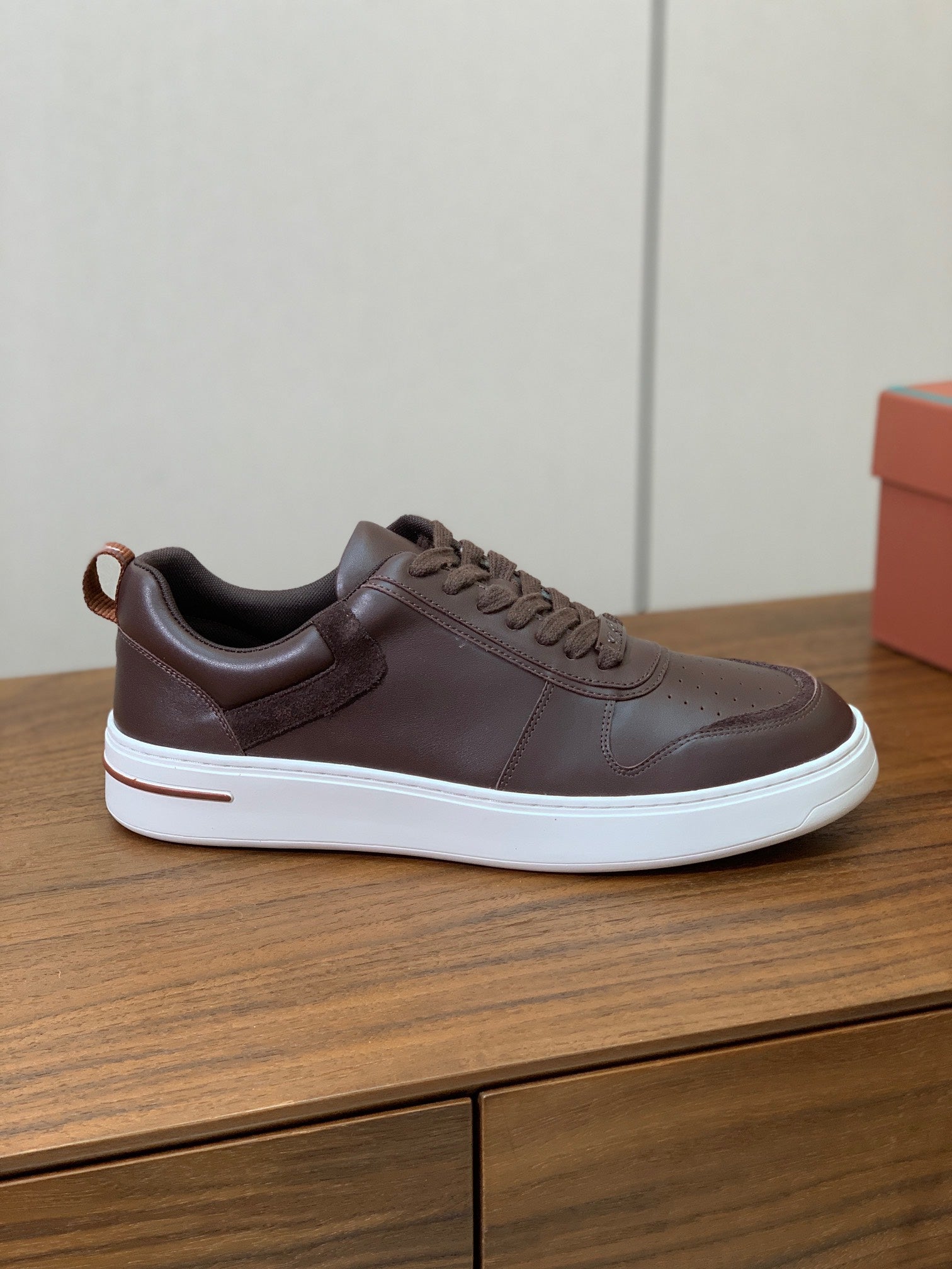LP SNEAKERS IN AUBURN BROWN CALFSKIN WHITE SOLE