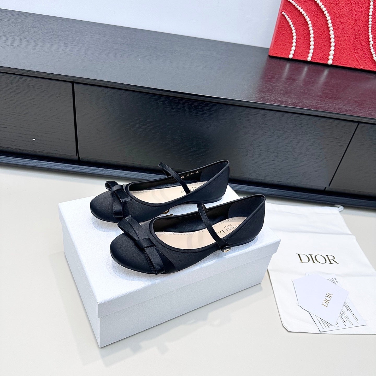 DIOR 26S LOVELY-D BALLET FLAT IN BLACK SATIN WITH BOW
