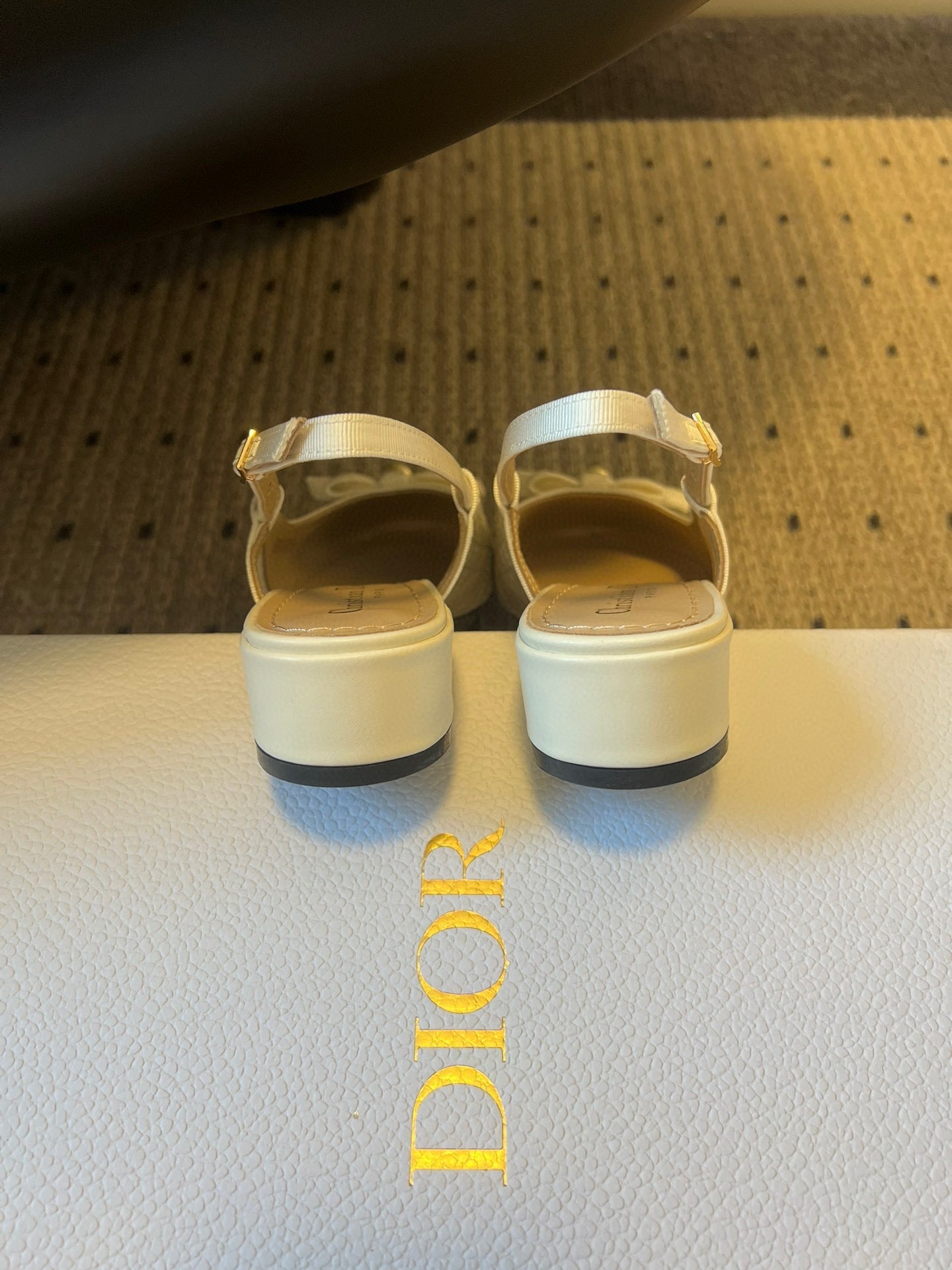 DIOR 26S OPEN BACK SANDALS IN CREAM WHITE CALFSKIN WITH PEARL BOW