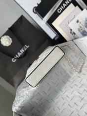 CHANEL 26S VANITY BAG 19 IN WHITE QUILTED LAMBSKIN SILVER HARDWARE