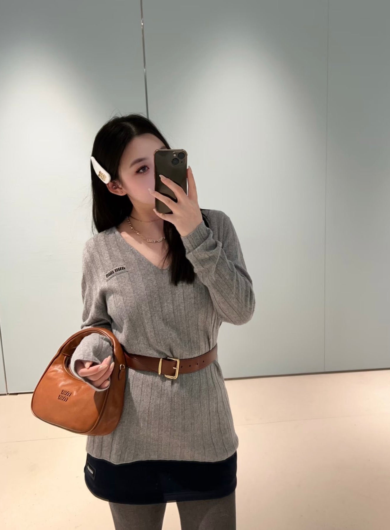 MIUMIU V-NECK SWEATER STYLE 761