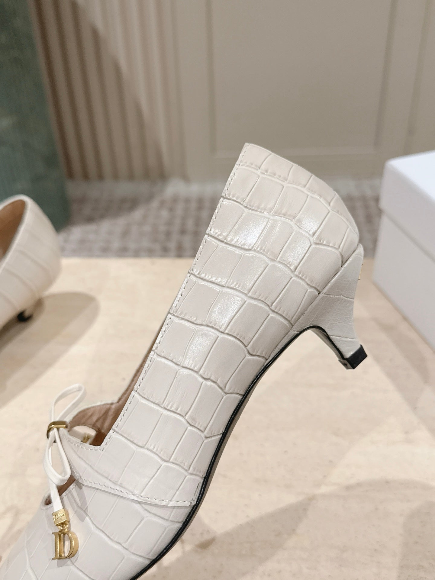 DIOR 26S MARY JANE KITTEN HEEL 40MM IN BEIGE CROCODILE EMBOSSED CALFSKIN