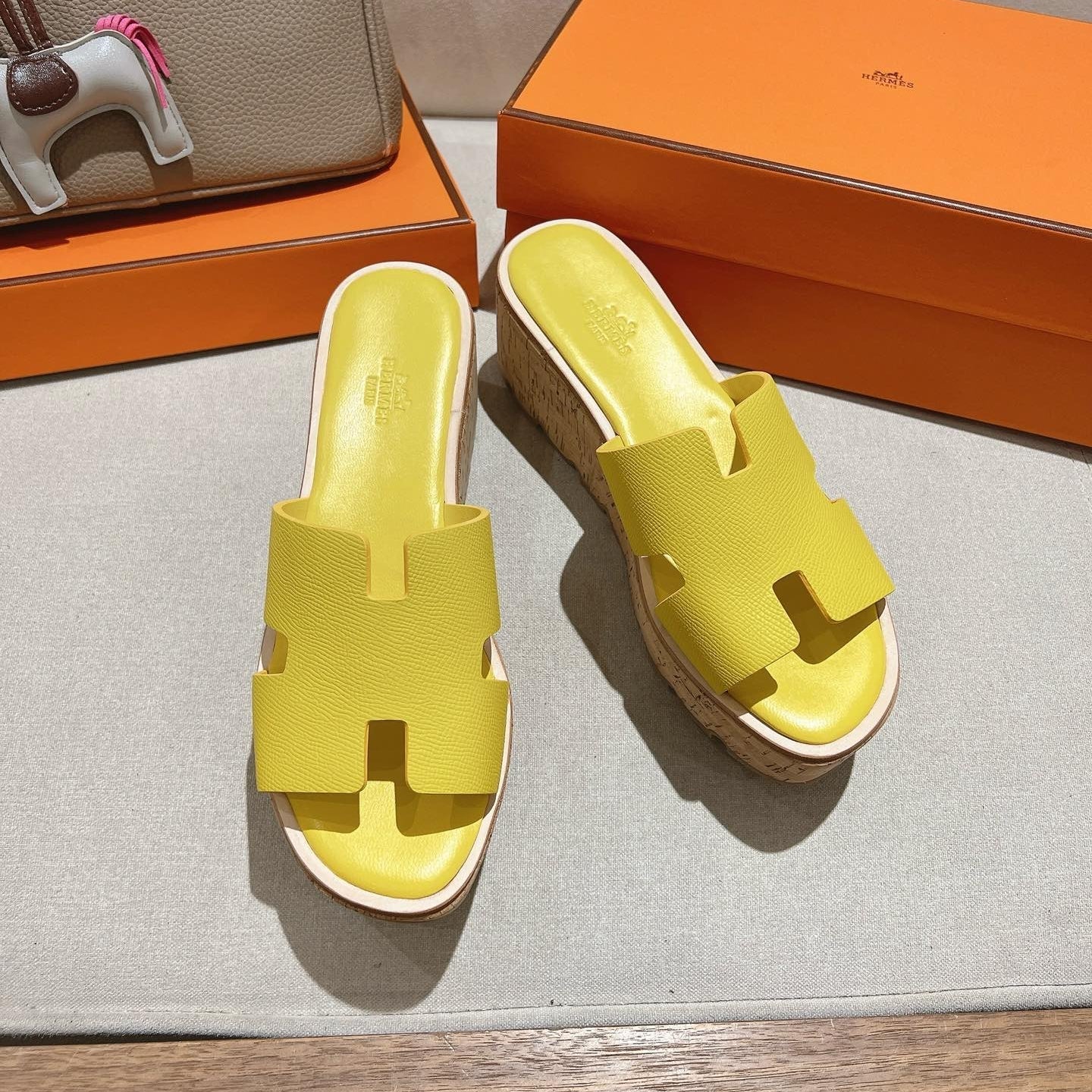 HM 25S HIGH WEDGE SANDALS IN YELLOW LAMBSKIN STYLE 26
