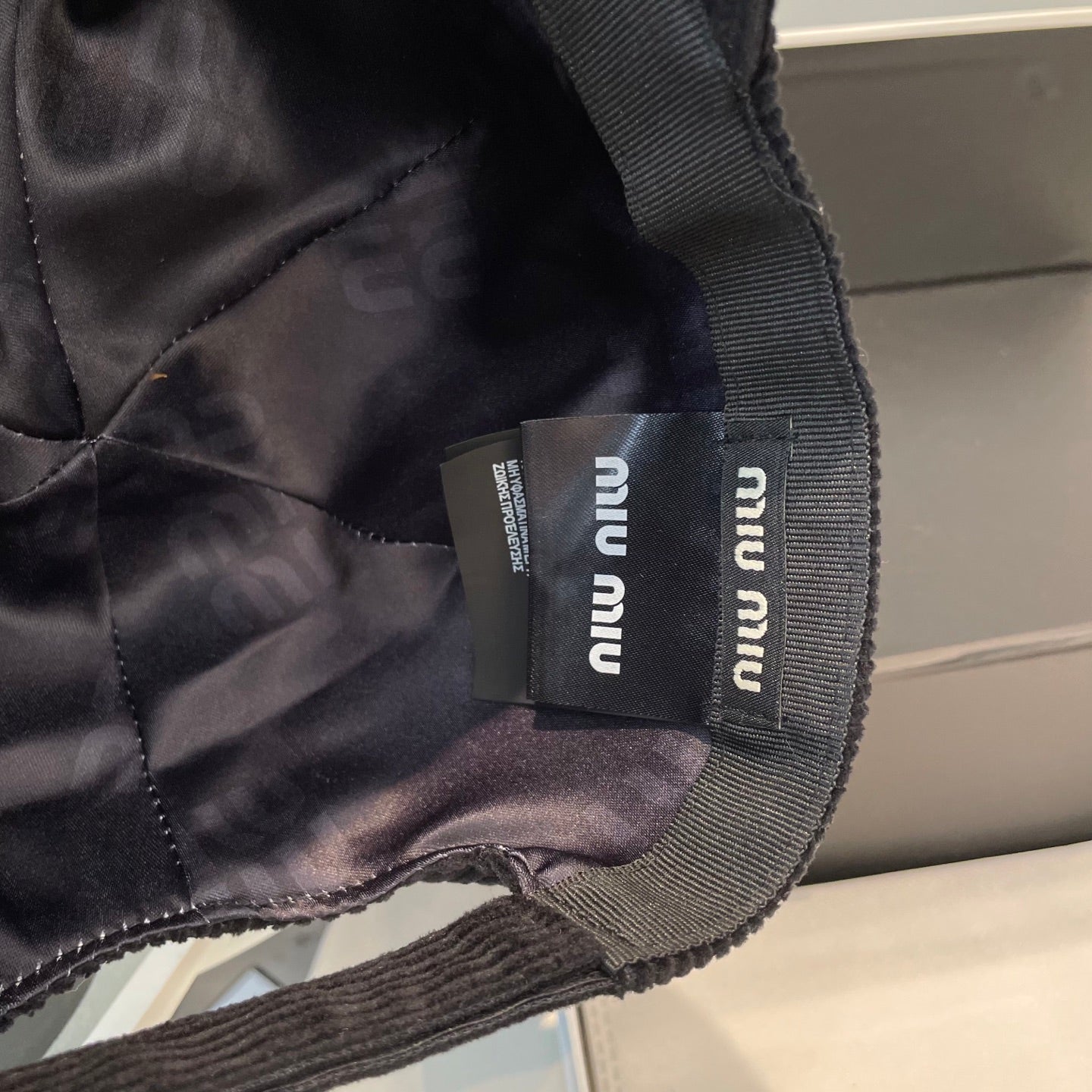 MM BASEBALL CAP IN BLACK VELVET
