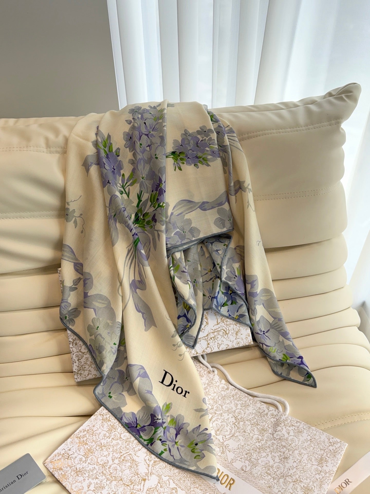 DIOR 26S SCARF 140 IN CASHMERE AND SILK 513570
