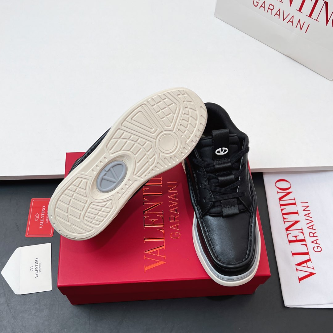 VALENTINO 25S RUNBOOT SNEAKERS IN BLACK LAMBSKIN