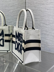 BOOK TOTE 26 IN WHITE MIX BLACK CANVAS 226503