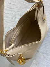 DIOR 25S MEDIUM VOYAGE BAG 28 IN POWDER BEIGE FLAT MACROCANNAGE GRAINED CALFSKIN