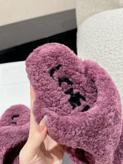 LW SHEARLING THONG SLIPPER IN GRAPE
