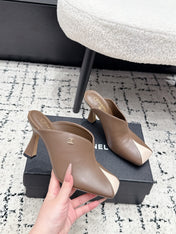 CHANEL 26S SQUARE-TOE HEELED MULES 95 MM IN KHAKI BROWN MIX CREAM LAMBSKIN