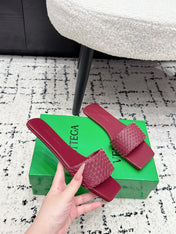 BOTTEGA VENETA 26S SQUARE-TOE WOVEN-STRAP SANDALS IN RED LAMBSKIN
