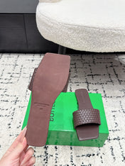 BOTTEGA VENETA 26S SQUARE-TOE WOVEN-STRAP SANDALS IN DARK BROWN LAMBSKIN