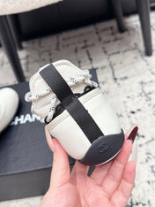 CHANEL 26S LACE-UP SNEAKERS IN WHITE FABRIC AND LAMBSKIN