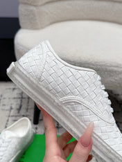 BOTTEGA VENETA 26S SNEAKERS IN WHITE WOVEN LAMBSKIN