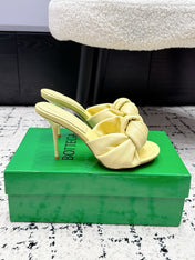 BOTTEGA VENETA 26S TWIST-STRAP HIGH-HEEL SANDALS 90 MM IN LIGHT YELLOW LAMBSKIN