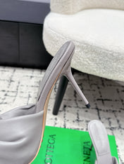 BOTTEGA VENETA 26S TWIST-STRAP HIGH-HEEL SANDALS 90 MM IN GREY LAMBSKIN