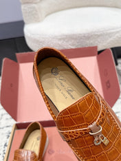 LP 26S SUMMER CHARMS WALK LOAFER IN CARAMEL BROWN CROCODILE CALFSKIN GOLD HARDWARE