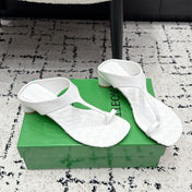 BOTTEGA VENETA 26S HIGH-HEEL THONG SANDALS 40 MM IN WHITE CALFSKIN