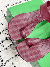 BOTTEGA VENETA 26S HIGH-HEEL THONG SANDALS 40 MM IN DARK RED CALFSKIN