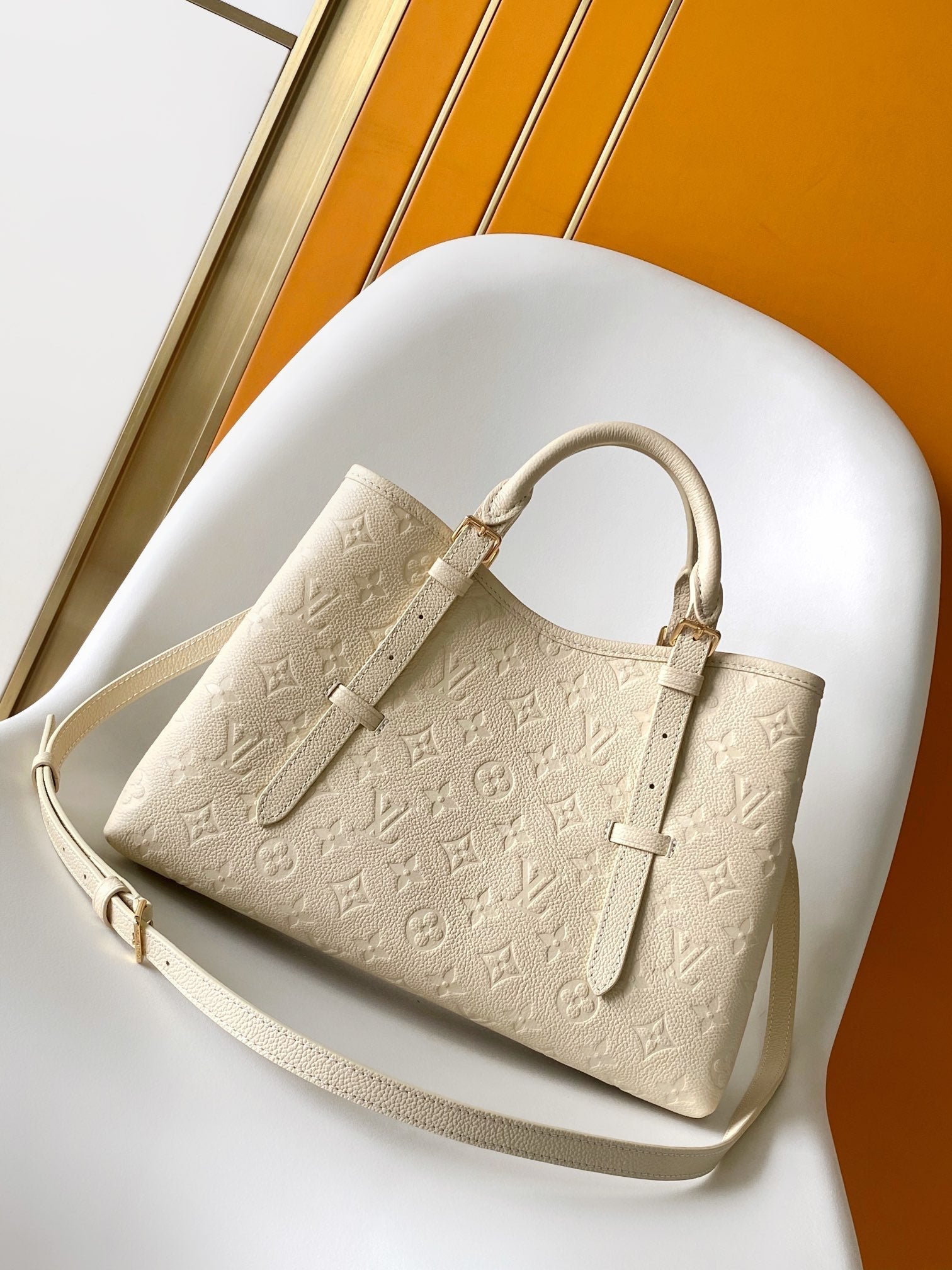 LV 25S BABYLONE TOTE BAG 32 IN CREAM CALFSKIN GOLD HARDWARE