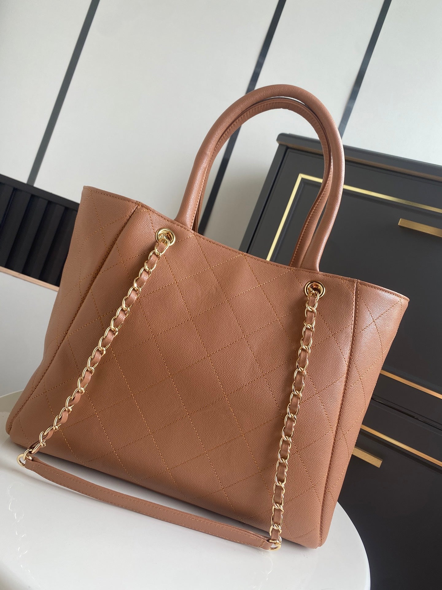 CHANEL 26S QUILTED LARGE SHOPPING TOTE 39 IN CARAMEL BROWN CAVIAR CALFSKIN GOLD HARDWARE