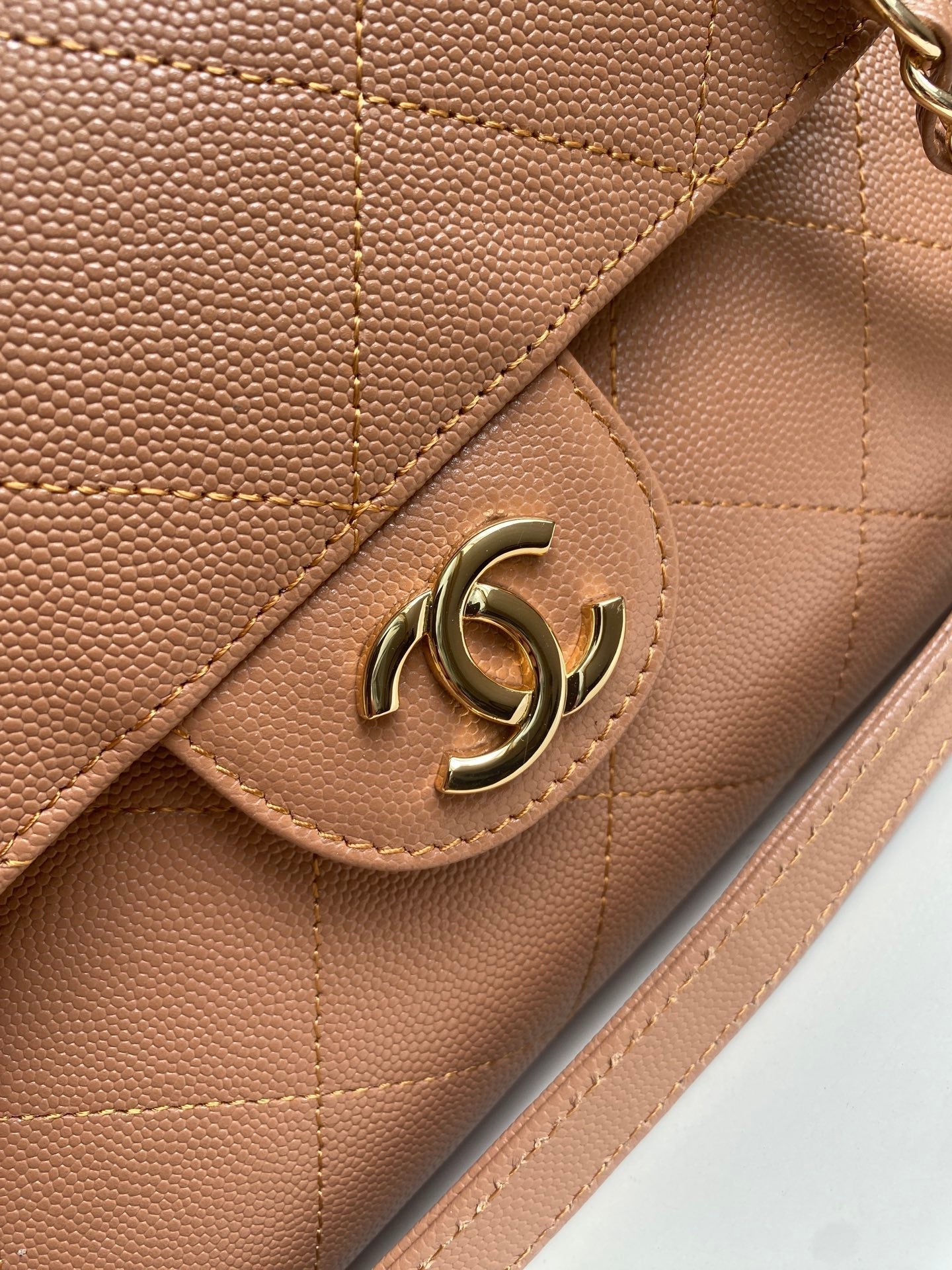 CHANEL 26S QUILTED LARGE SHOPPING TOTE 39 IN CARAMEL BROWN CAVIAR CALFSKIN GOLD HARDWARE