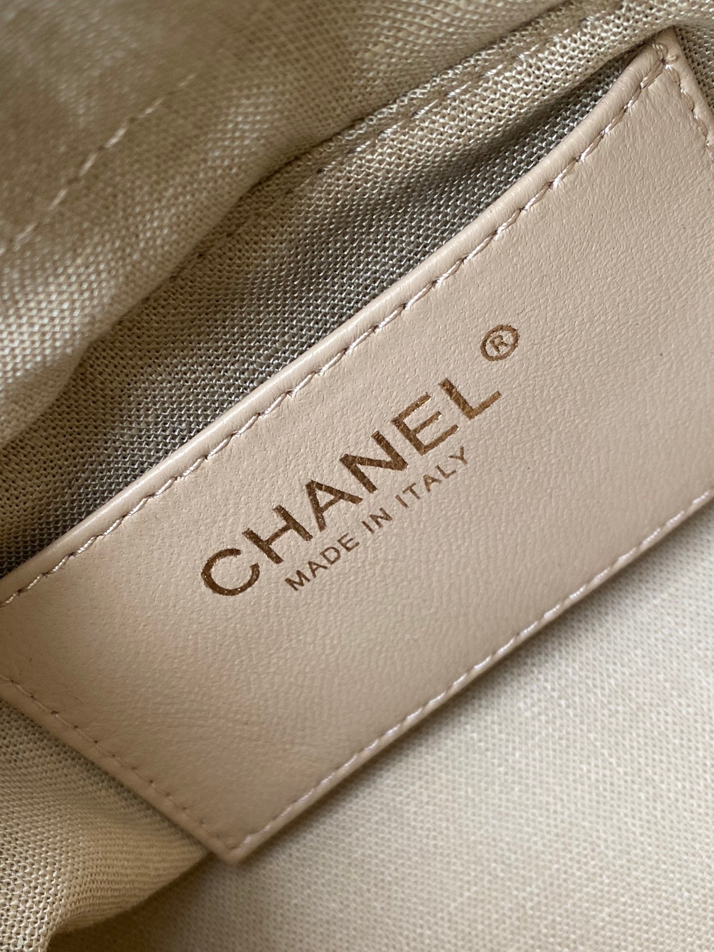 CHANEL 26S QUILTED HOBO BAG 27 IN LIGHT GREY CALFSKIN GOLD HARDWARE