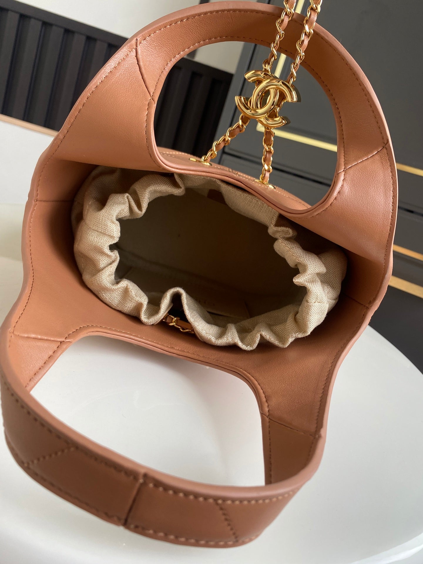 CHANEL 26S QUILTED HOBO BAG 27 IN CARAMEL BROWN CALFSKIN GOLD HARDWARE