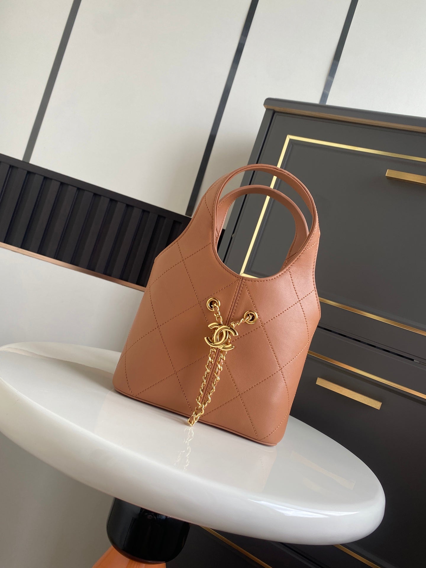CHANEL 26S QUILTED HOBO BAG 27 IN CARAMEL BROWN CALFSKIN GOLD HARDWARE