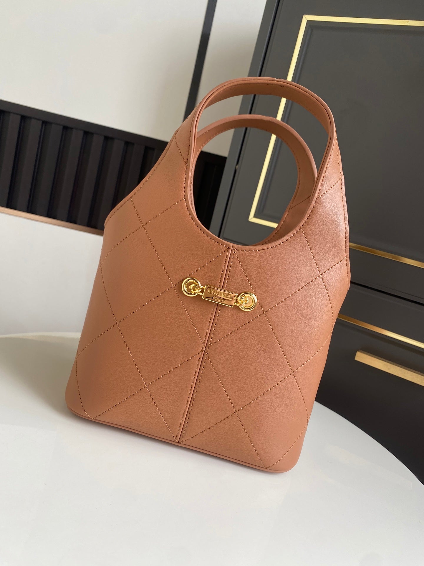 CHANEL 26S QUILTED HOBO BAG 27 IN CARAMEL BROWN CALFSKIN GOLD HARDWARE