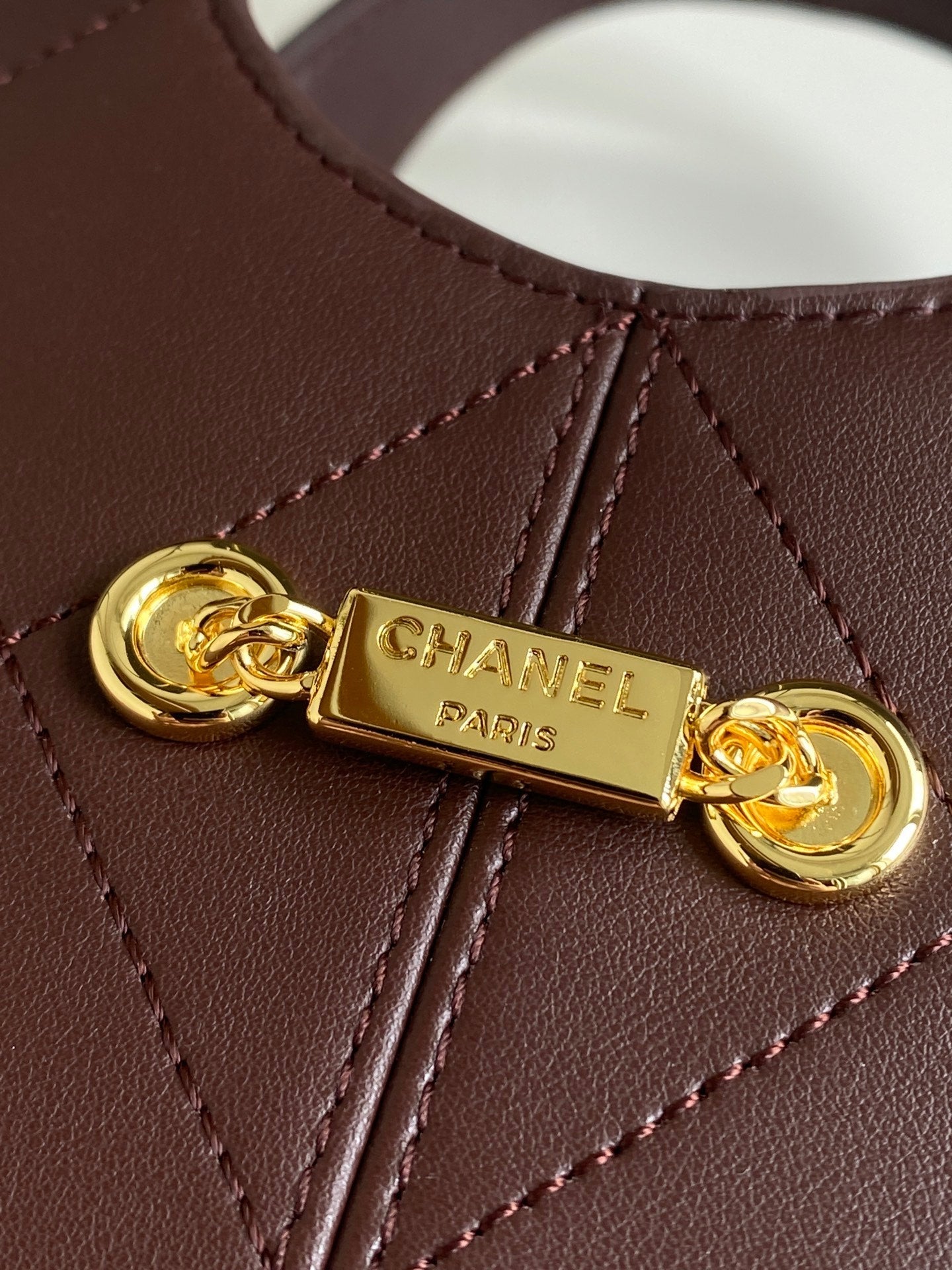 CHANEL 26S QUILTED HOBO BAG 27 IN BURGUNDY RED CALFSKIN GOLD HARDWARE