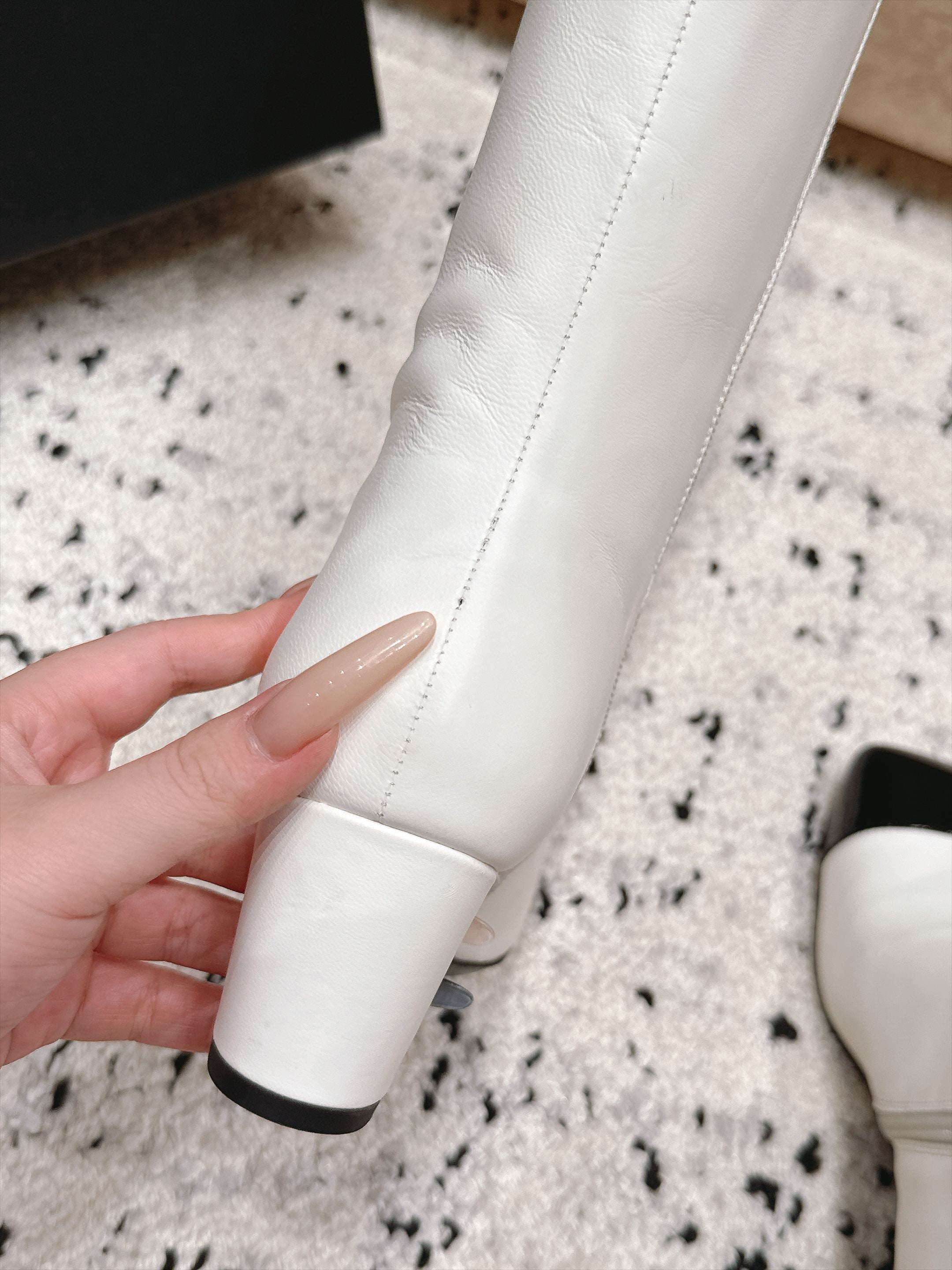 CHANEL 26S KNEE HIGH BOOTS 70 MM IN WHITE CALFSKIN AND BLACK PATENT